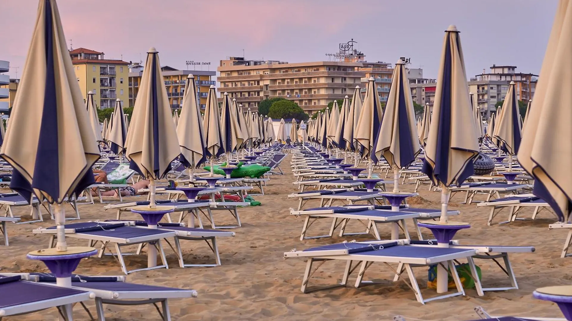 White Apartment With Terrace - Beahost Bibione 0*,